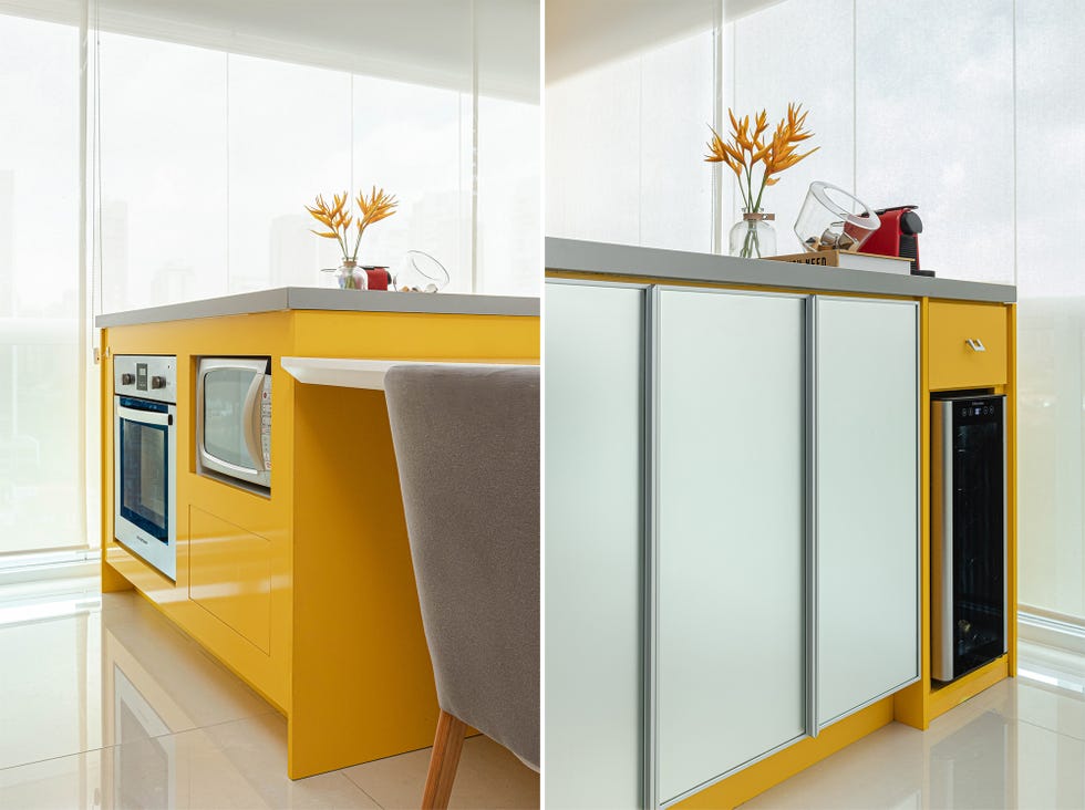 cocina moderna diseñada en color amarillo