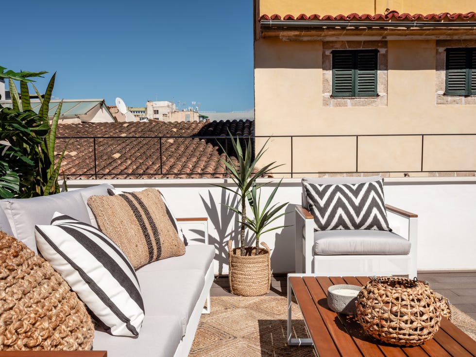 azotea con muebles de exterior
