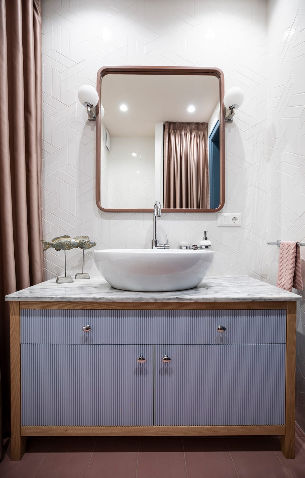 Mueble de lavamanos hecho a mano con encimera de mármol