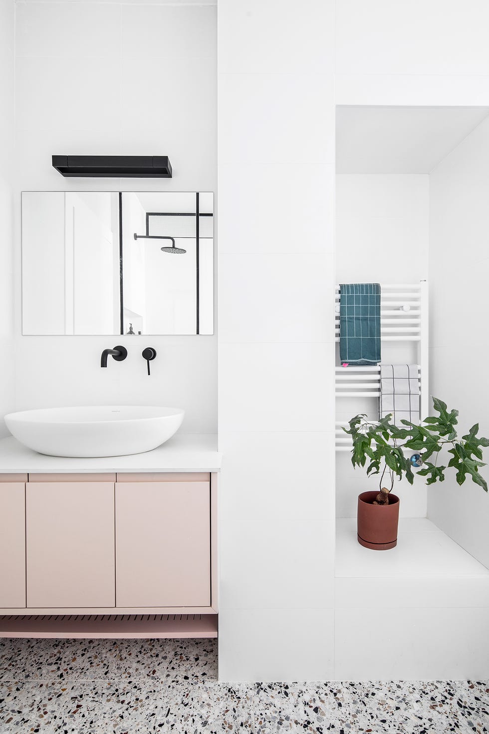 Apartamento familiar de estilo contemporáneo y escandinavo