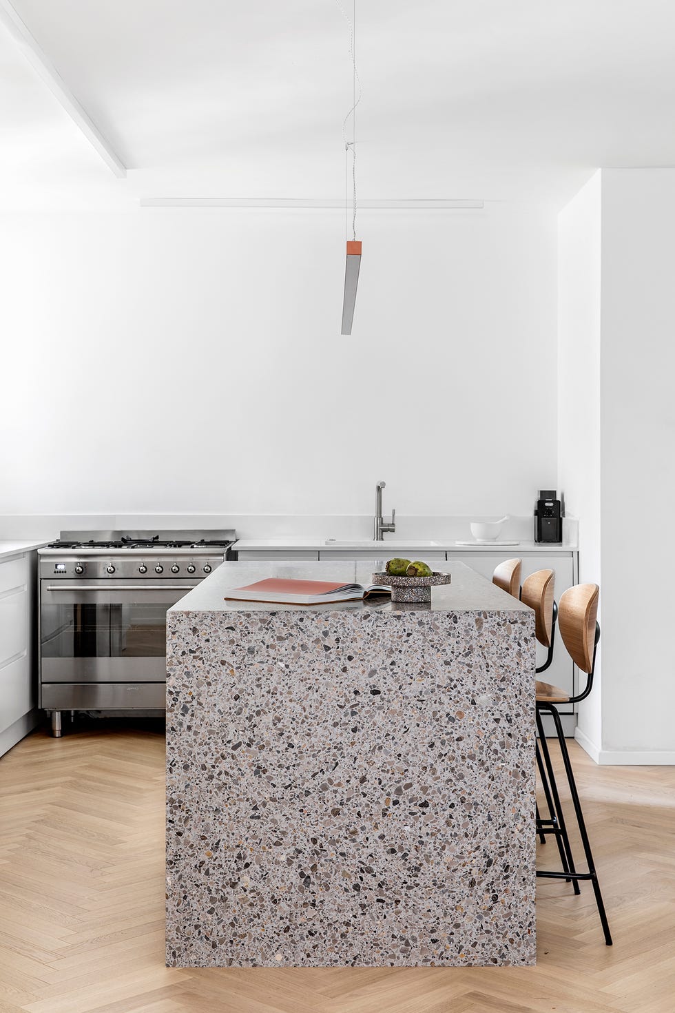 Apartamento familiar de estilo contemporáneo y escandinavo