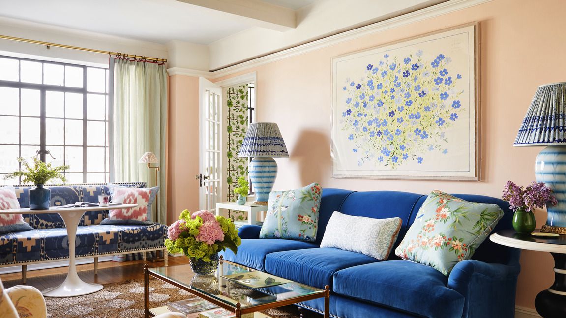 beautiful studio apartment design ideas with beautiful sofa set and vase flower