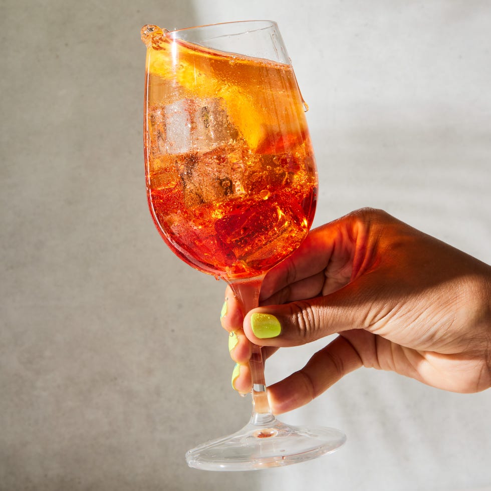 aperol spritz with orange slices