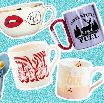 Le tazze mug riescono a condensare tutto quello che stai cercando in un regalo: utilità, ironia, coccole e design​ a un budget amico.​​