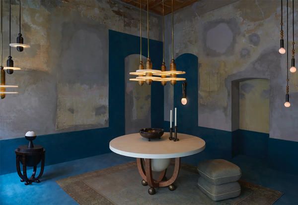 Apparatus Milano per il FuoriSalone 2018, leggi l'intervista a Gabriel Hendifar per scoprire le origini e le ispirazione di Act III, l'ultima collezione di luci, tavoli e complementi d'arredo presentata durante la Milano Design Week.
