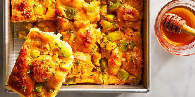 apple cheddar crescent casserole