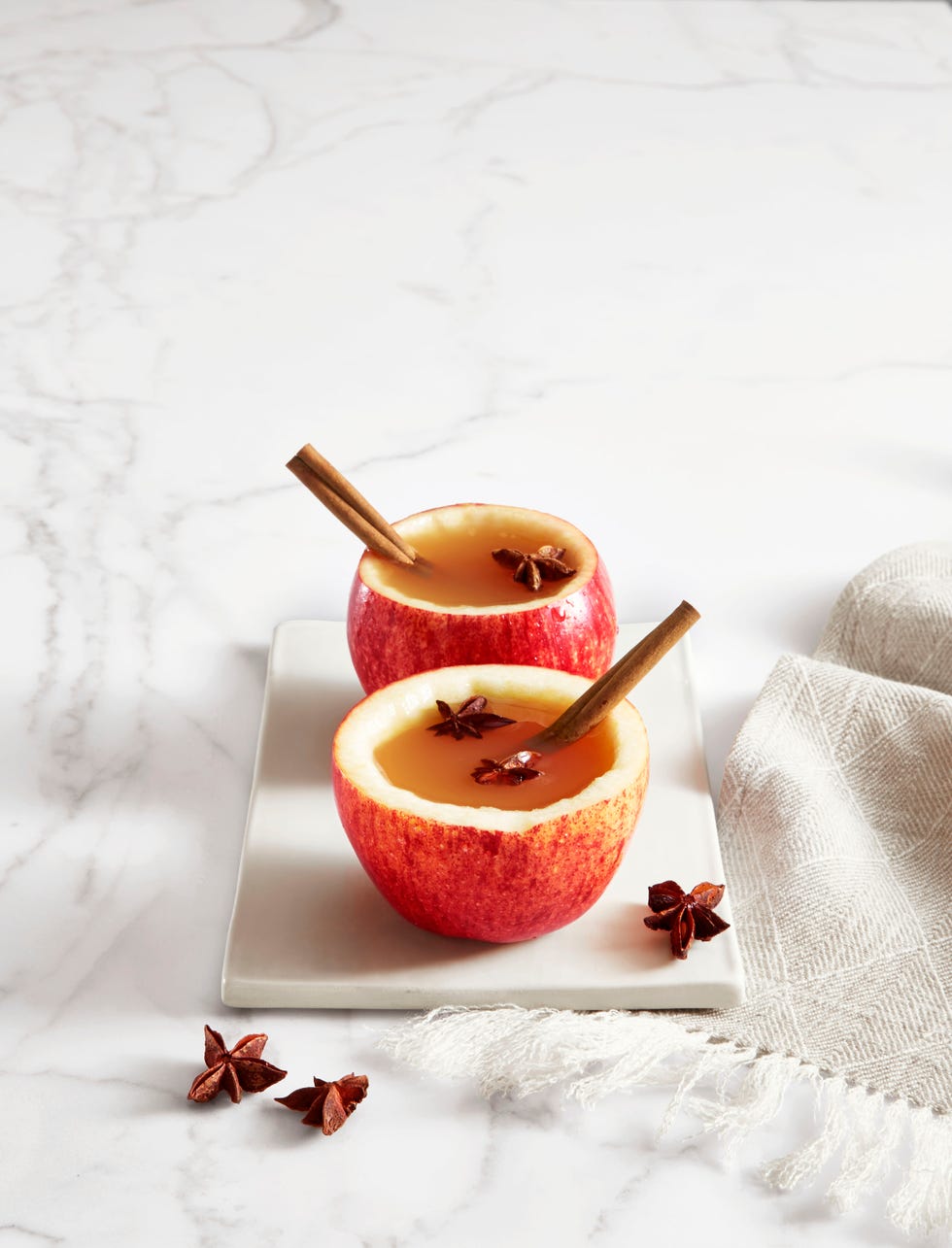 apple cinnamon cider cups with cinnamon sticks
