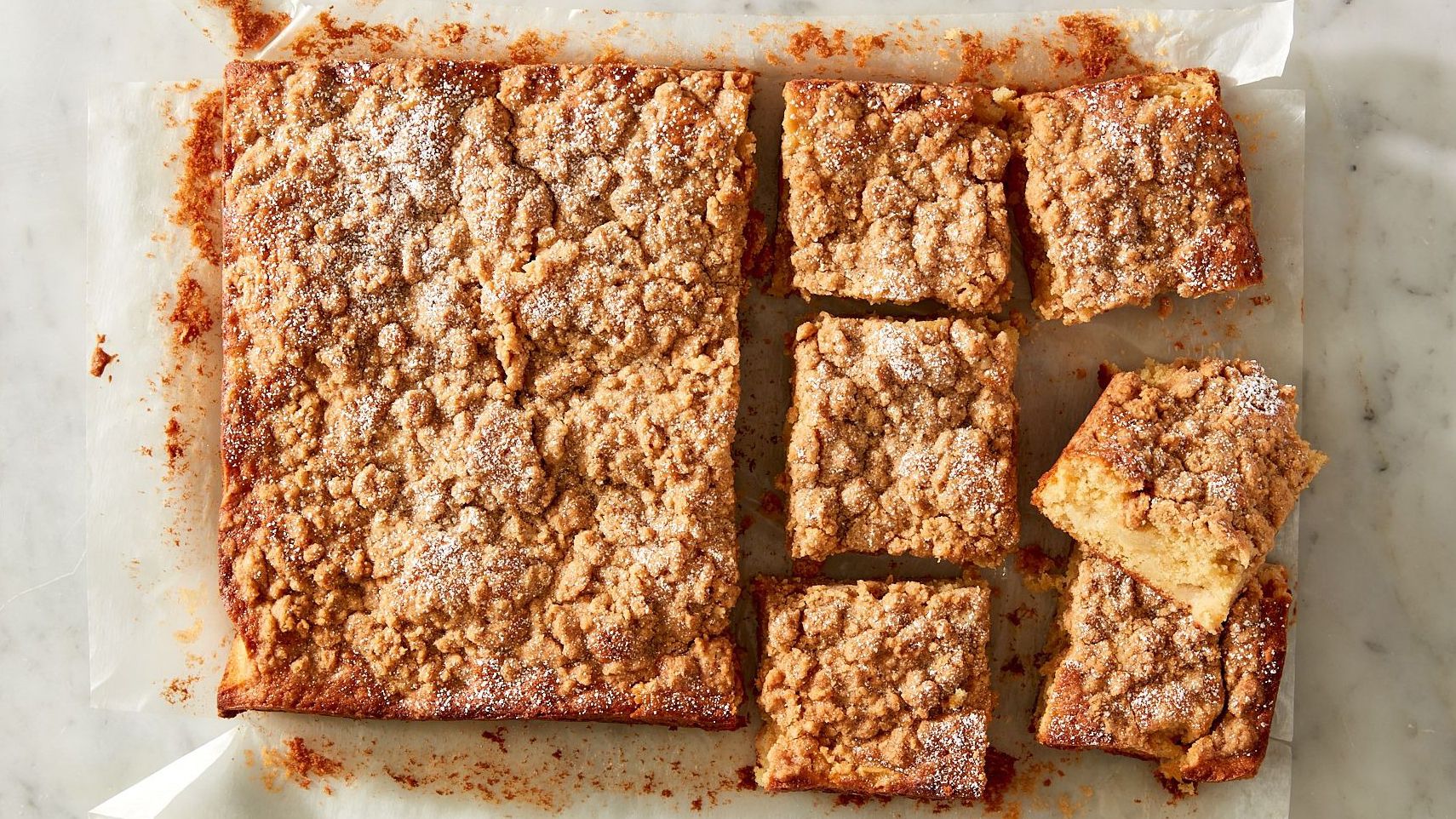 Apple Coffee Cake {With Cinnamon Streusel Topping} 