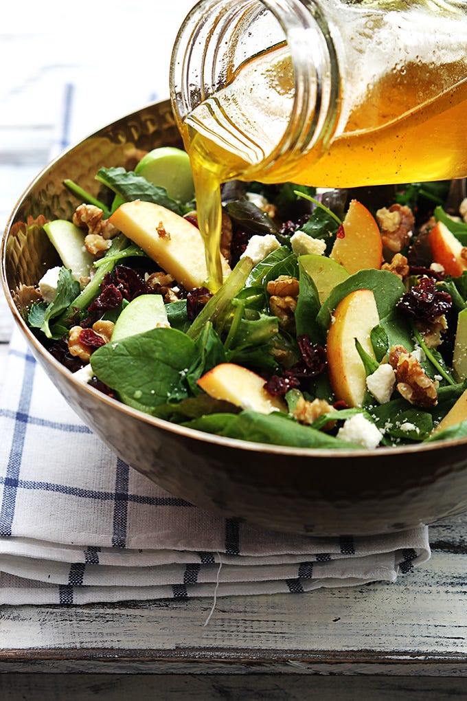Dish, Food, Salad, Garden salad, Cuisine, Vegetable, Ingredient, Spinach salad, Spring greens, Greek salad, 