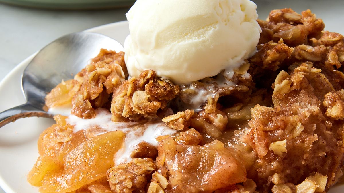 preview for Our Apple Crisp Nails The Perfect Combination Of Jammy Apples And Crisp Topping