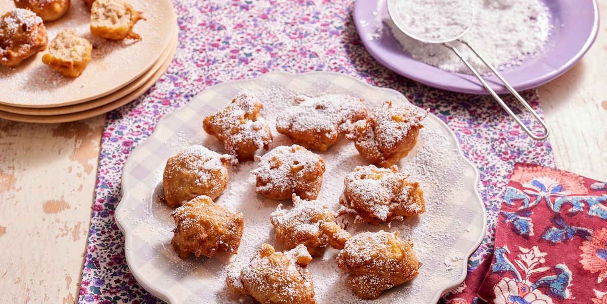 https://hips.hearstapps.com/hmg-prod/images/apple-fritters-recipe-1628102932.jpg?crop=1.00xw:0.753xh;0,0.139xh&resize=1200:*