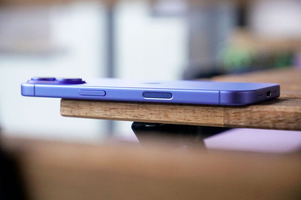 apple iphone 16 review