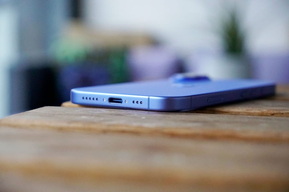 apple iphone 16 review