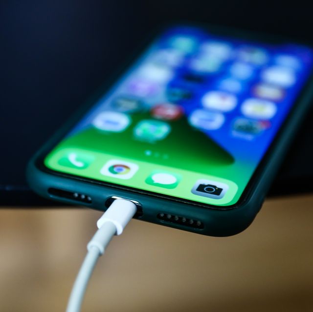 How to charge an iPhone 15 with a Lightning cable