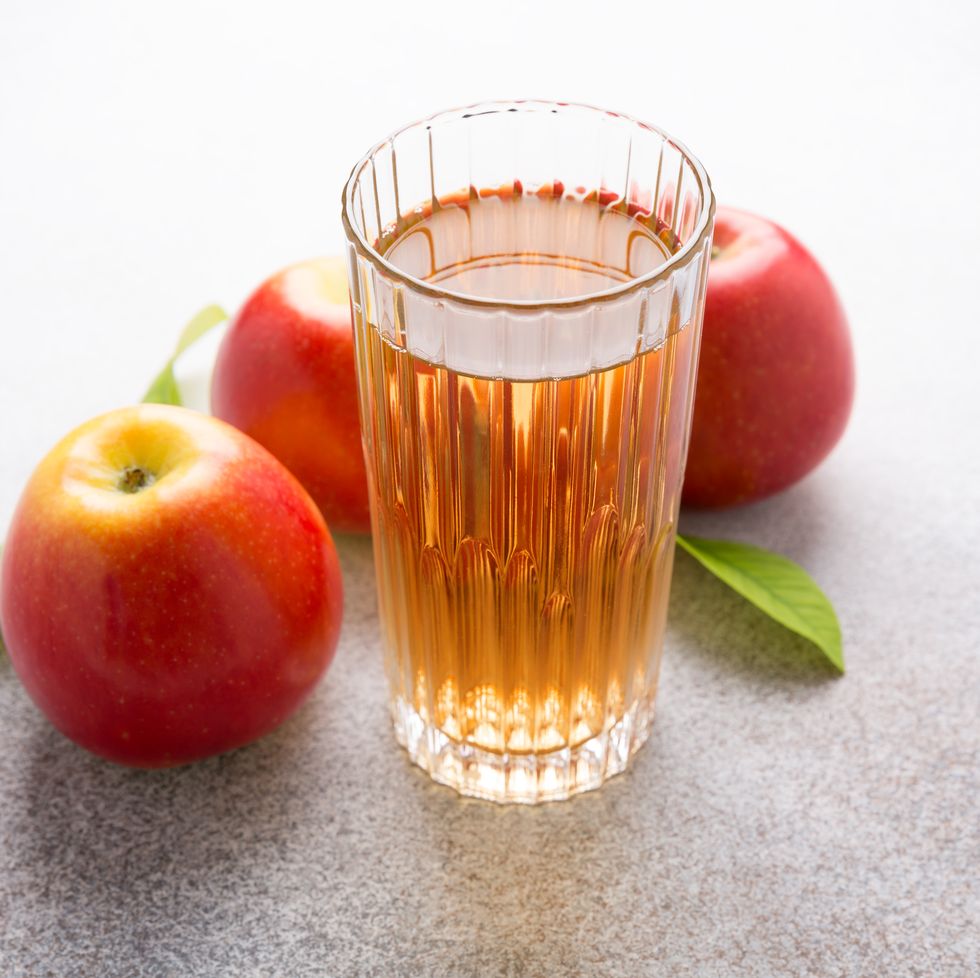 apple juice and red apples