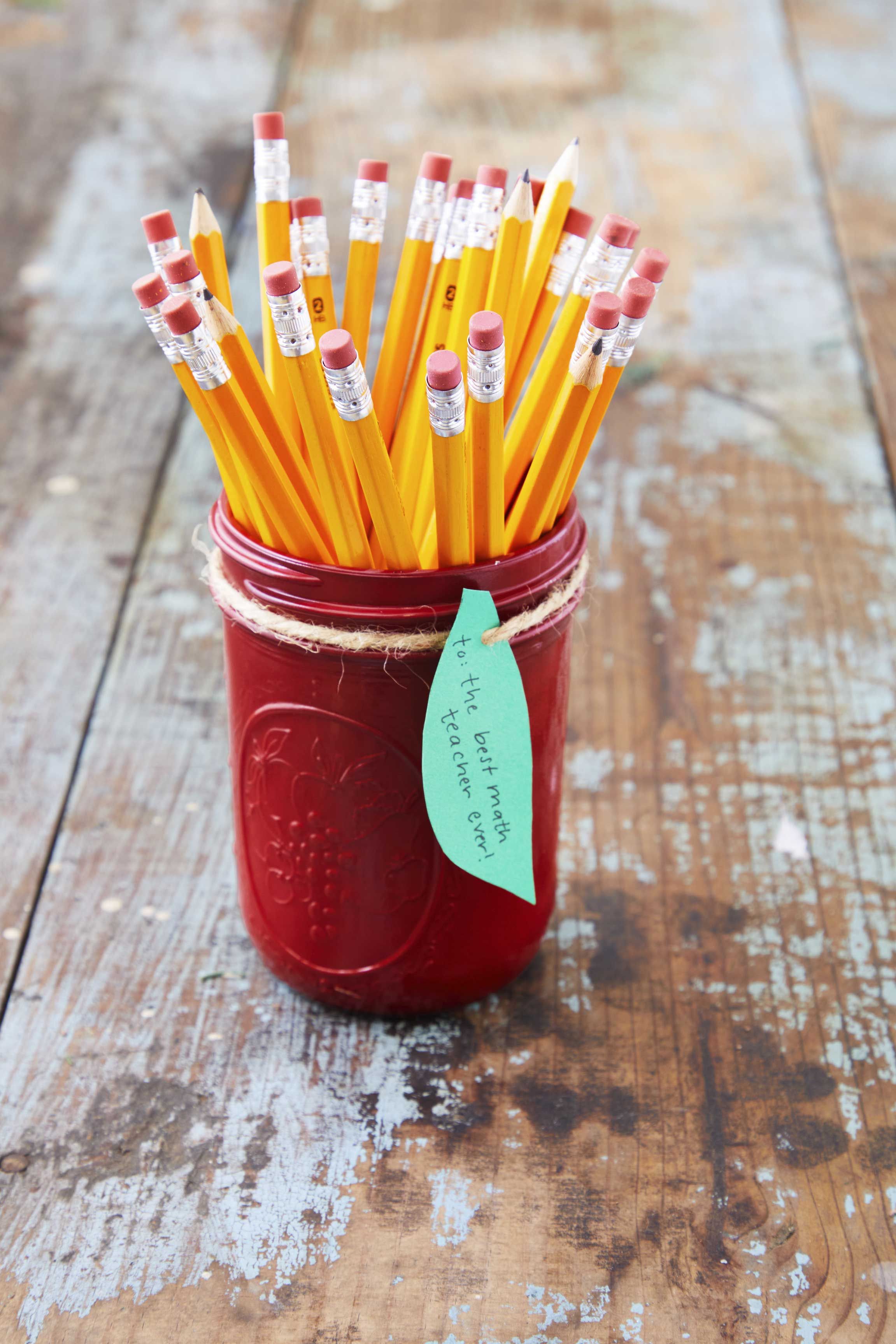 Organizing Color Pencils for Kids Art Projects with Mason Jars