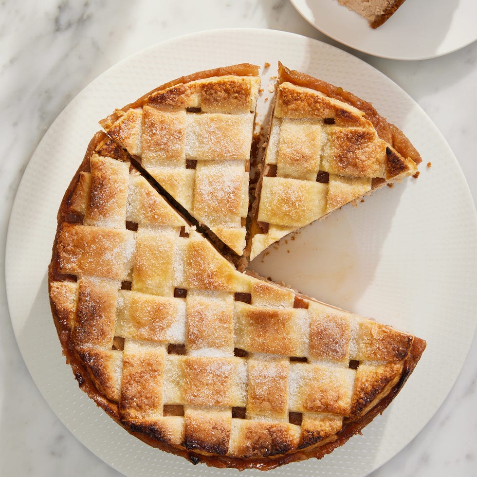 apple pie cheesecake with a pie crust