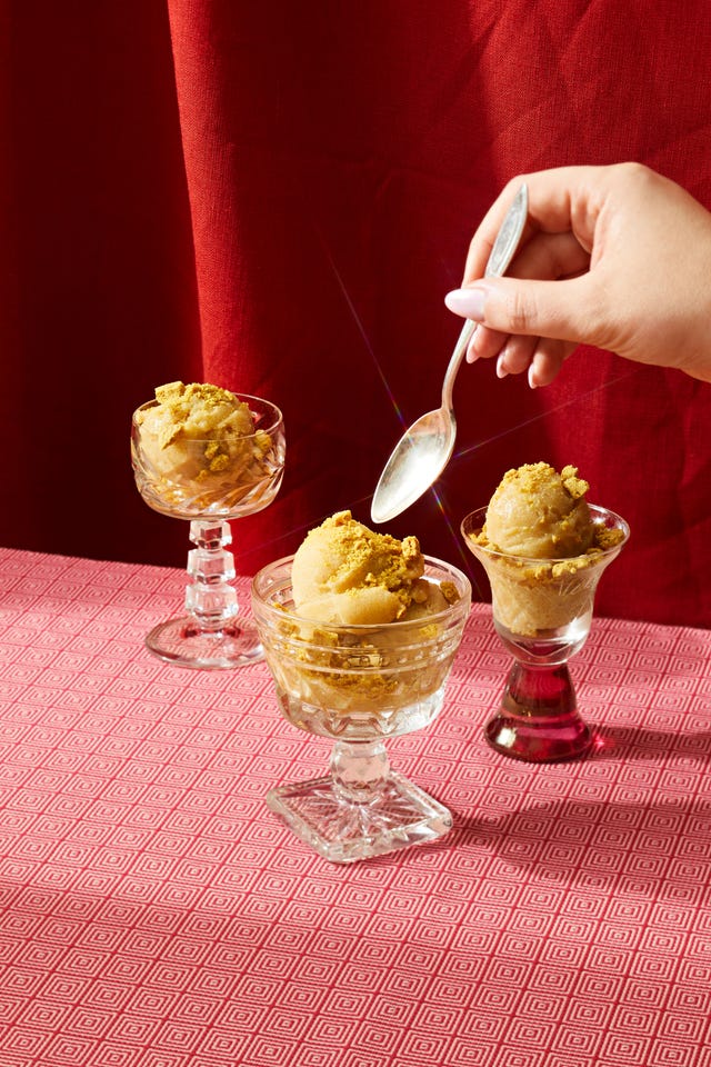 apple pie sorbet in glass cups
