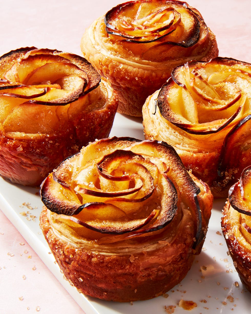 apples and puff pastry shaped like roses