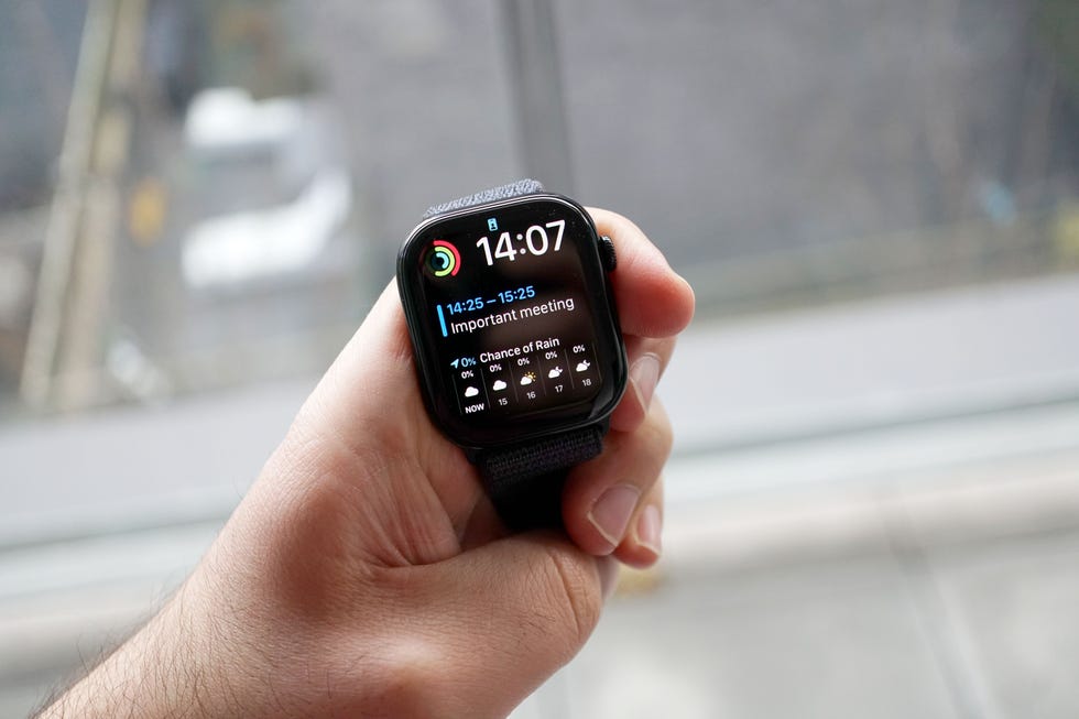 How an Apple Watch can help you hit your fitness goals in 2025