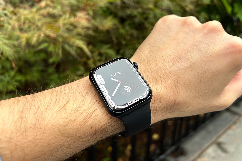 Apple Watch Series 7 Review New Case Larger Screen Same Price