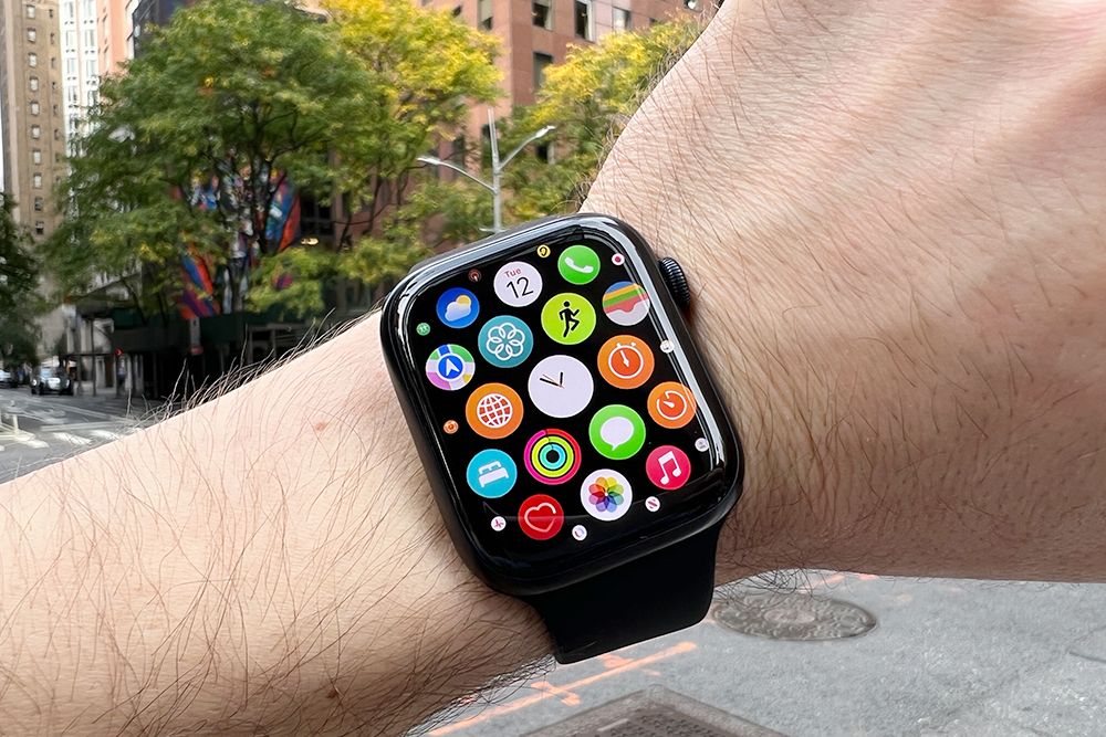 Apple Watch Series 7 Review New Case Larger Screen Same Price