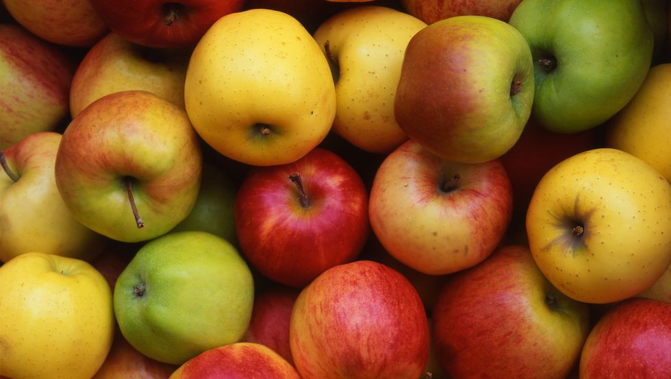 apples at farmer's market