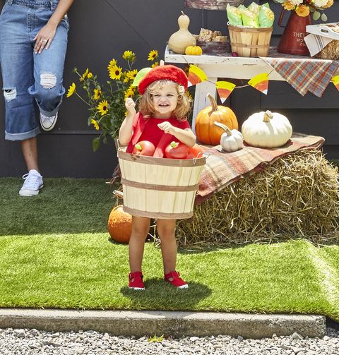 cl contributor lauren akins with kids willa gray and ada james create a pumpkin patch with cutting boards halloween