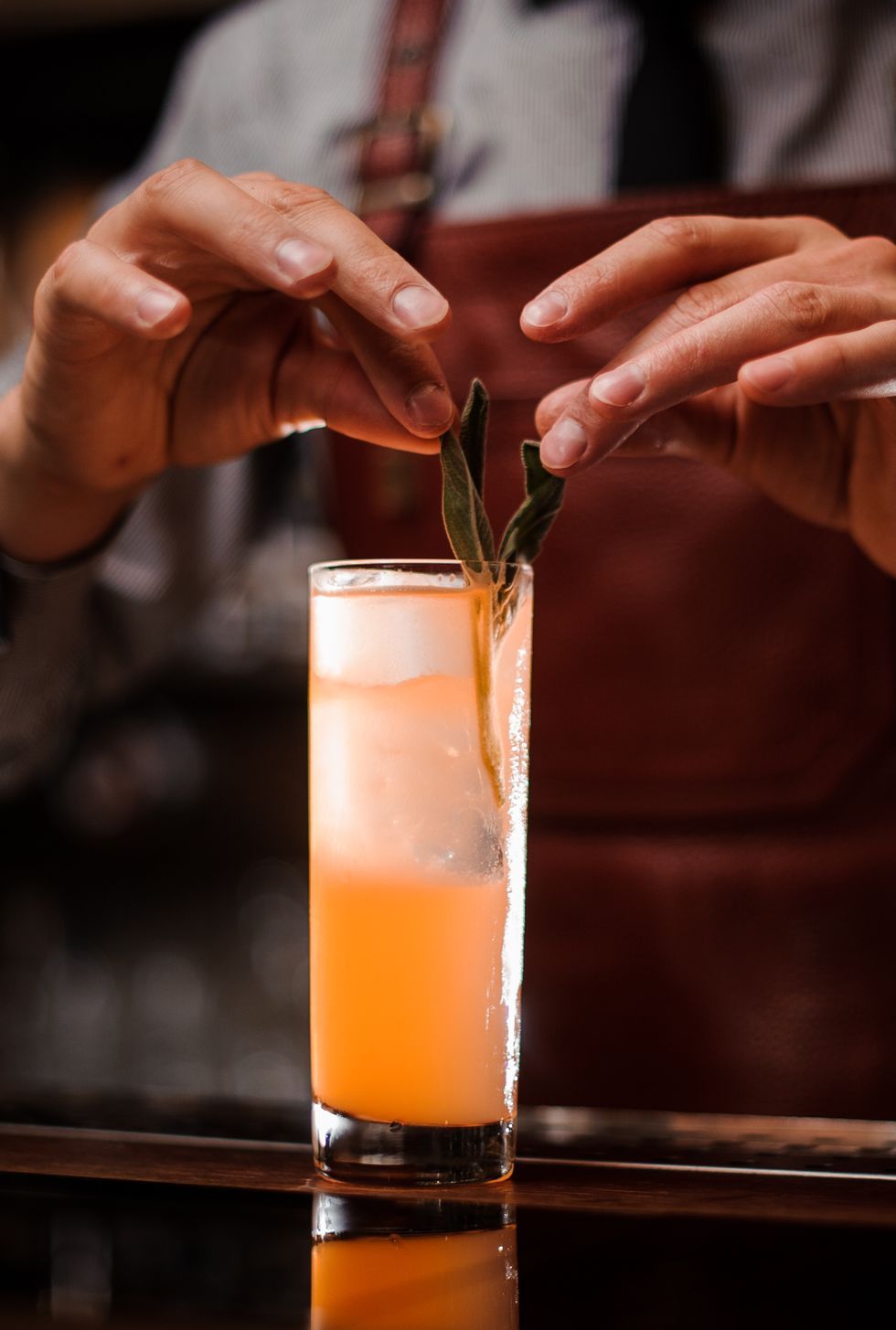 Drink, Classic cocktail, Alcoholic beverage, Distilled beverage, Hand, Alcohol, Cocktail, Paloma, Liqueur, Sour, 