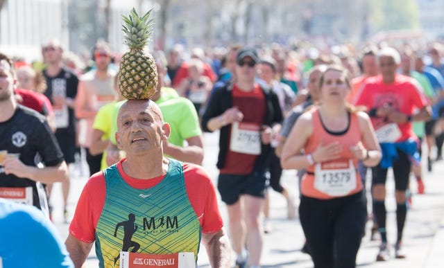 moshe lederfien running the berlin half marathon in 2019
