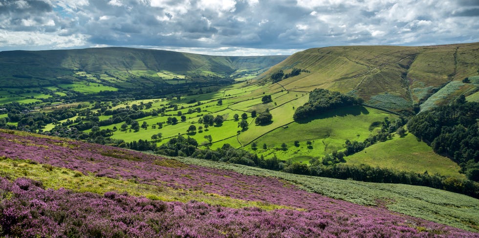 a beautiful scenic area of the peak district in derbyshire well known as an area for walkers