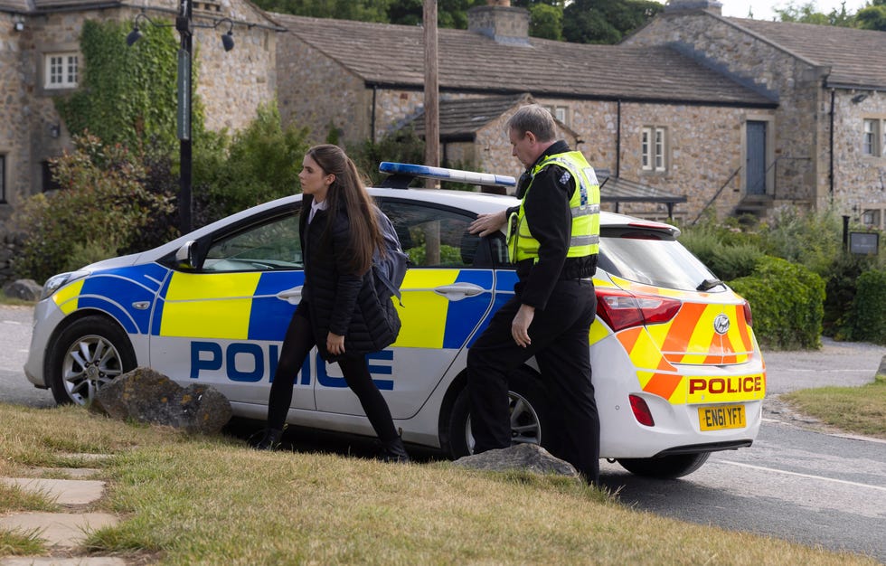 april windsor, emmerdale