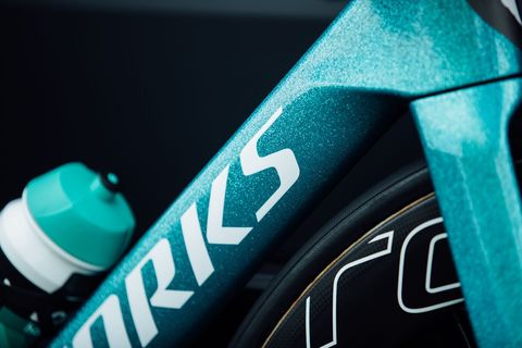 The metallic teal paint downplays some of the aero shaping of the Venge.