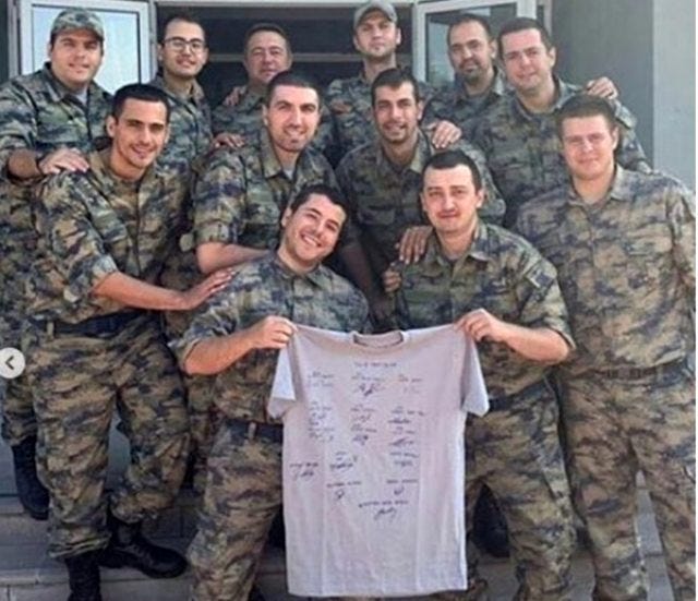 Aras Bulut İynemli Içerde servicio militar