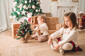 arboles de navidad pequenos son muy decorativos y perfectos para casas con poco espacio y salones pequenos