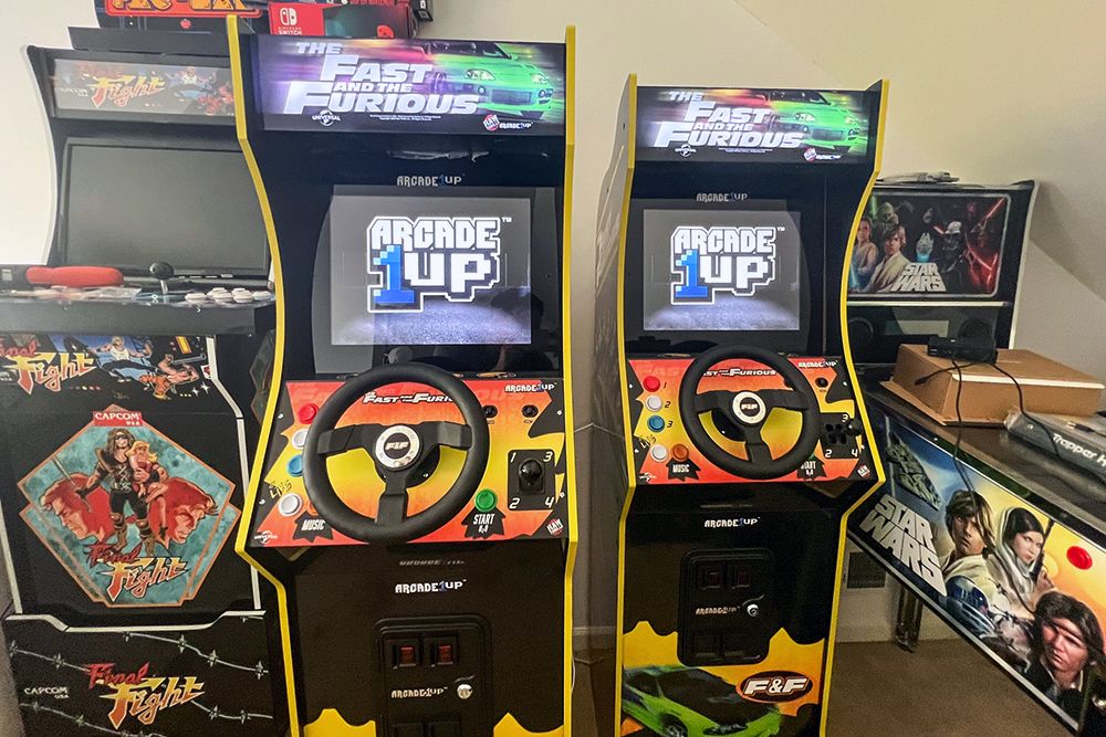 Arcade Machine & Retro Game Arcade