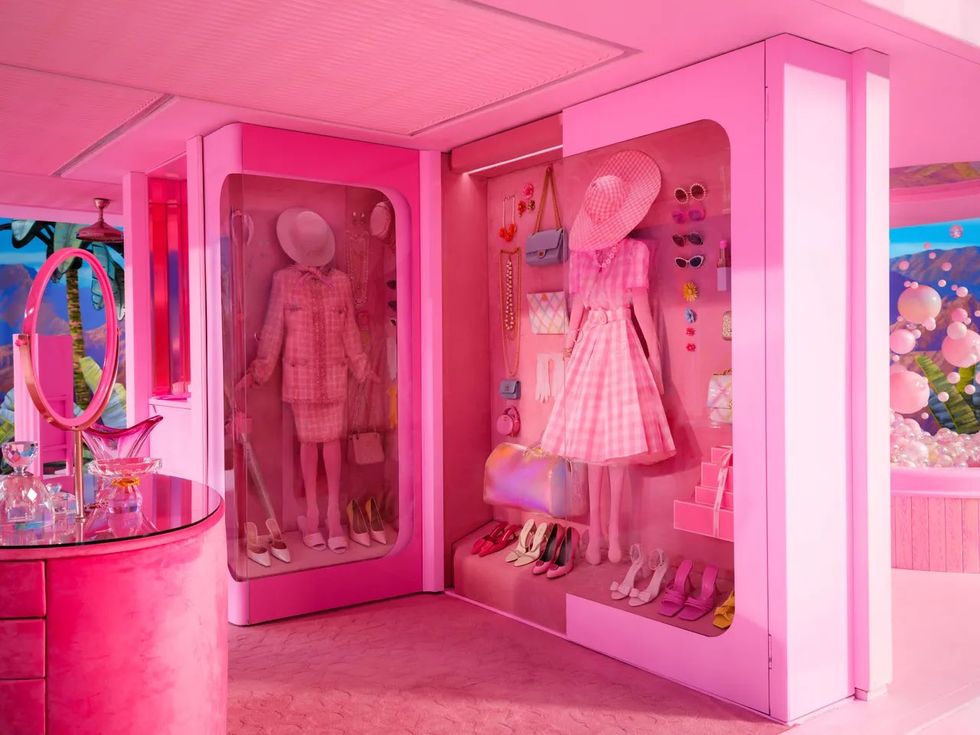 armario de barbie en pelicula