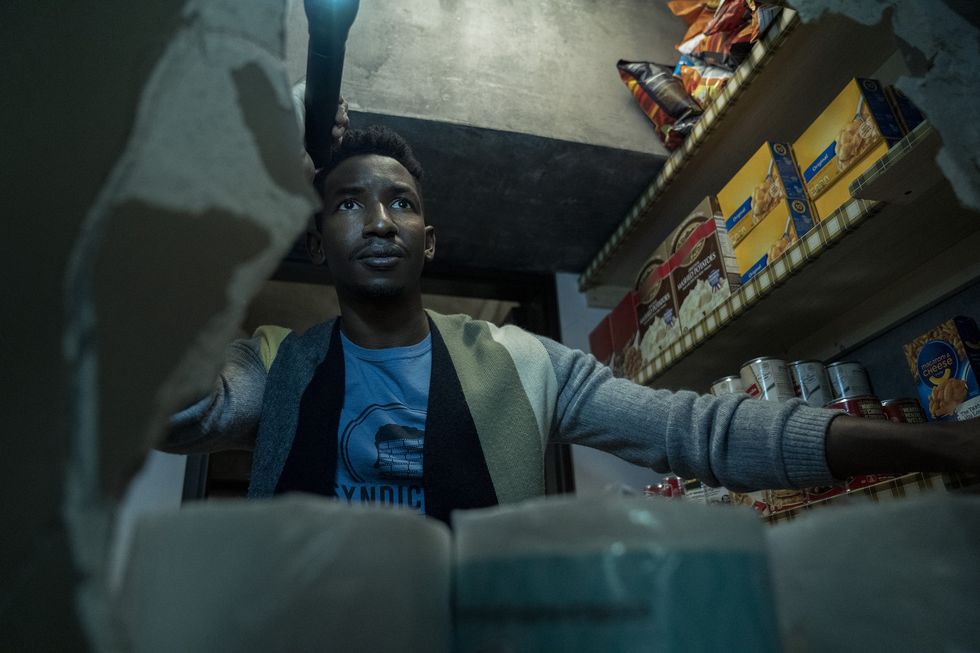 archive 81 mamoudou athie as dan turner in episode 102 of archive 81 cr quantrell d colbert netflix 2021