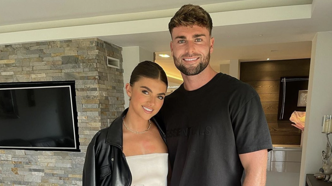 preview for Love Island's Tom and Samie reveal flirty DMS
