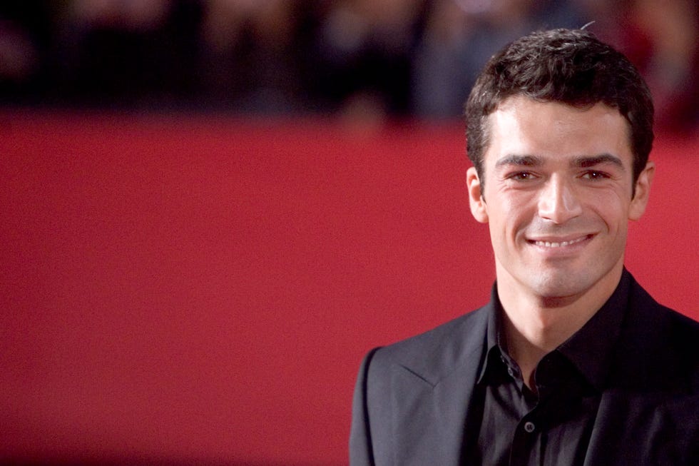Sanremo 2024, alla finale c&amp;#39;è Luca Argentero: le foto più belle dell&amp;#39;attore