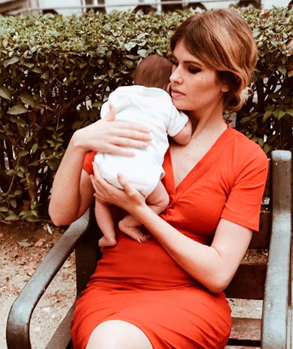 Ariadna Abenia con su hija Luna