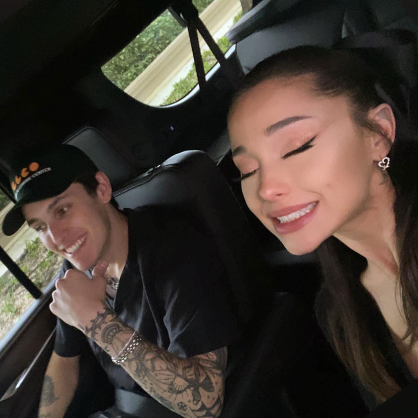 1440px x 1440px - Ariana Grande Shares Rare Photo With Husband Dalton Gomez