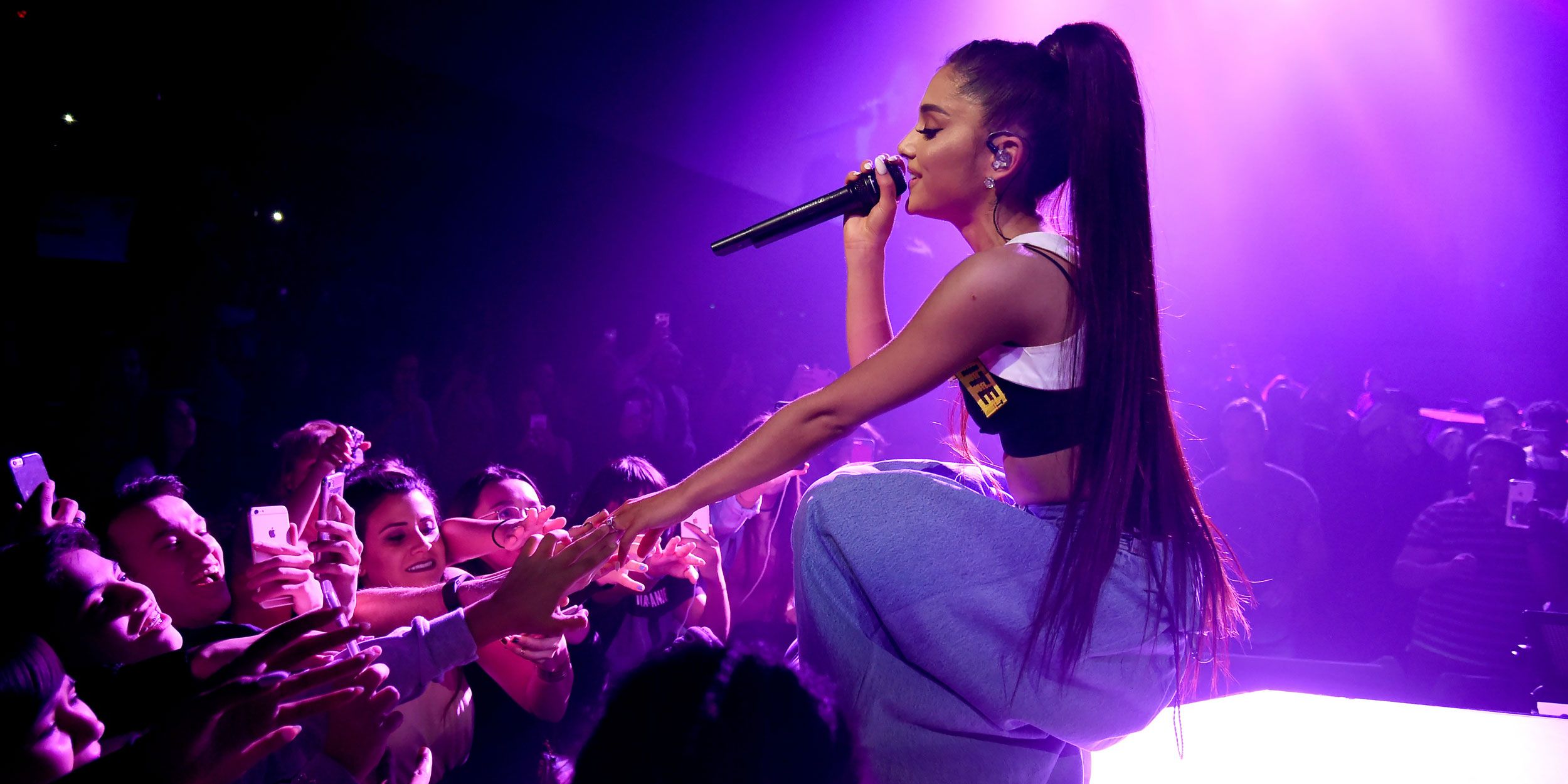 Ariana Grande's One Love Manchester concert tickets sell out - BBC