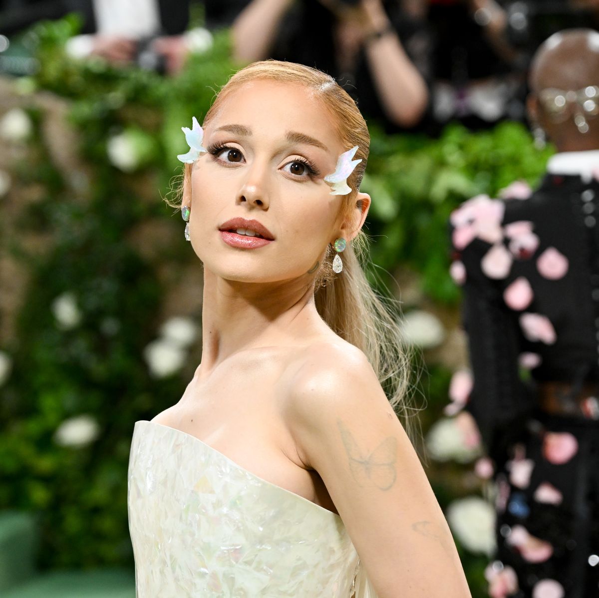 アリアナ・グランデがお手本!「大人可愛い」を引き出すドレス アリアナ・グランデがお手本!「大人可愛い」を引き出すドレス