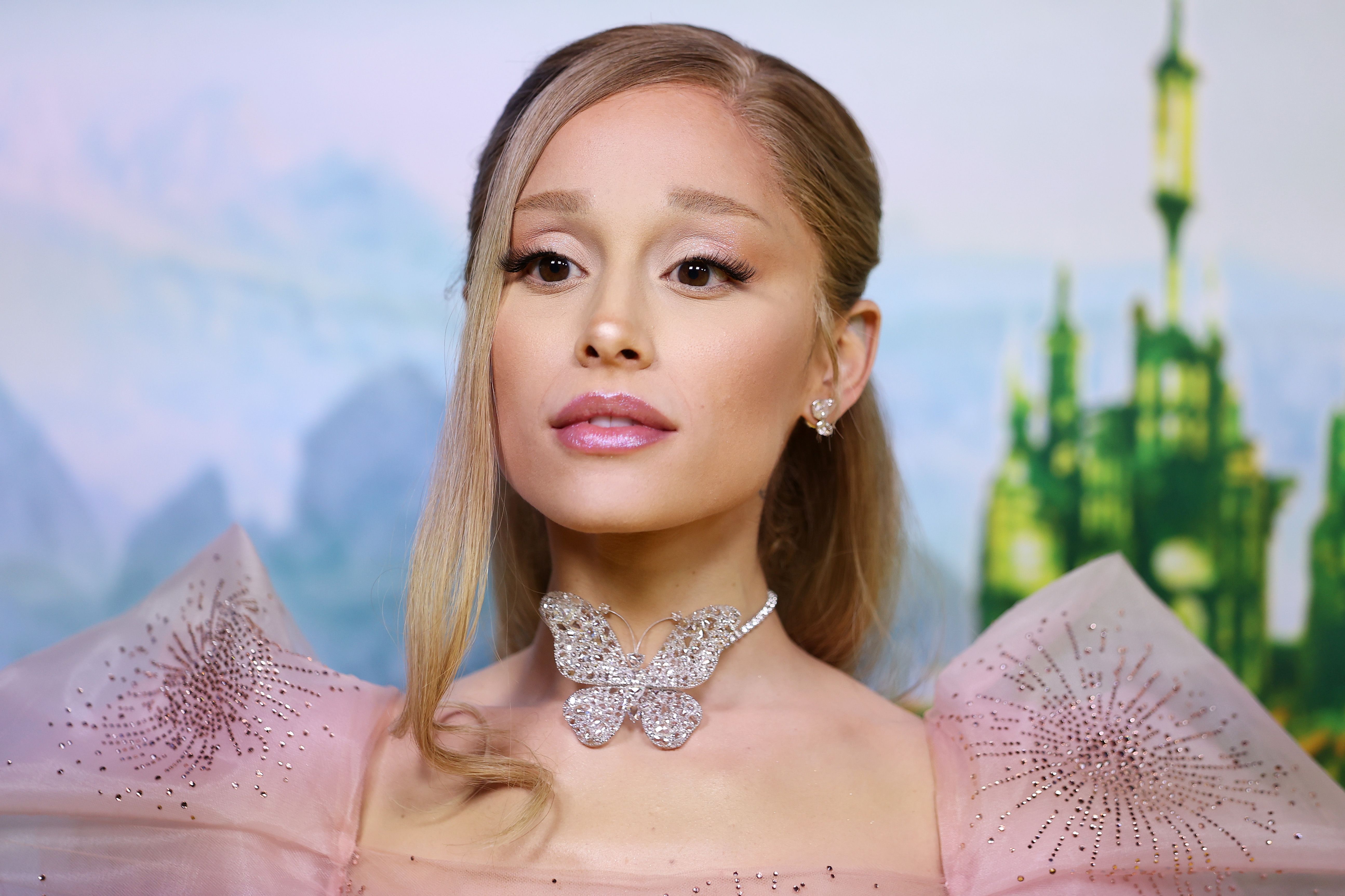 Ariana Grande Wears Blush Pink Vivienne Westwood Ball Gown Ariana Grande Wears Blush Pink Vivienne Westwood Ball Gown