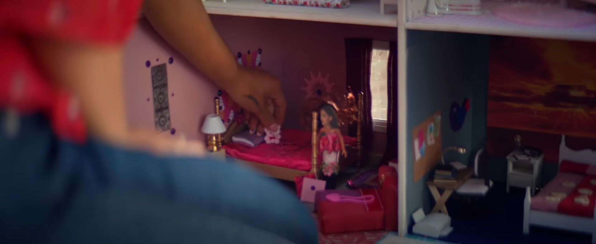 Ariana Grande's Thank U, Next Dollhouse Has SO Much Detail