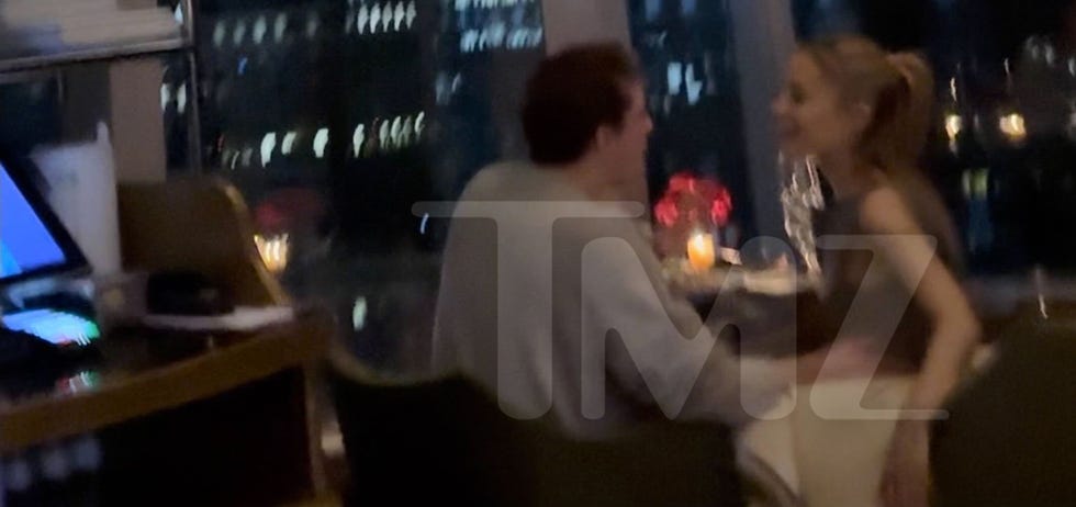 ariana grande and ethan slater on dinner date