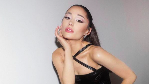preview for Ariana Grande shares signature eyeliner technique