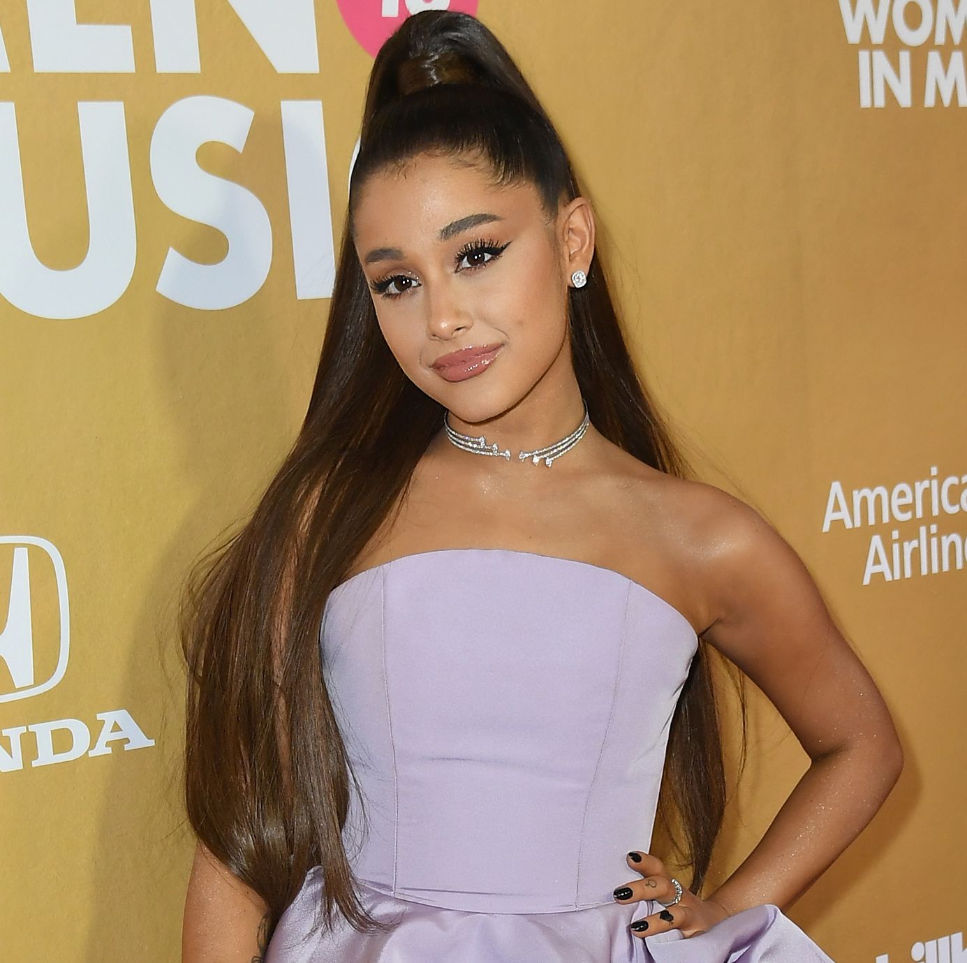 Ariana Grande Is Unrecognizable After Giving Herself a Drag-Inspired Makeover