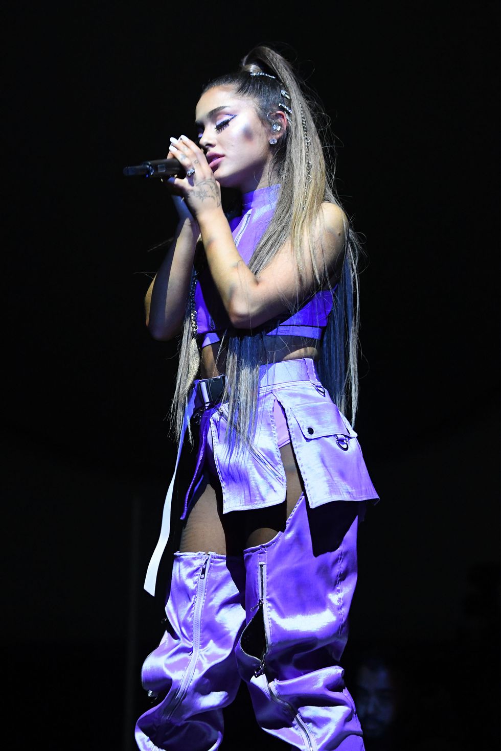 Ariana Grande's First 'Sweetener' World Tour Concert Costumes, Setlist,  Clips, and Recap